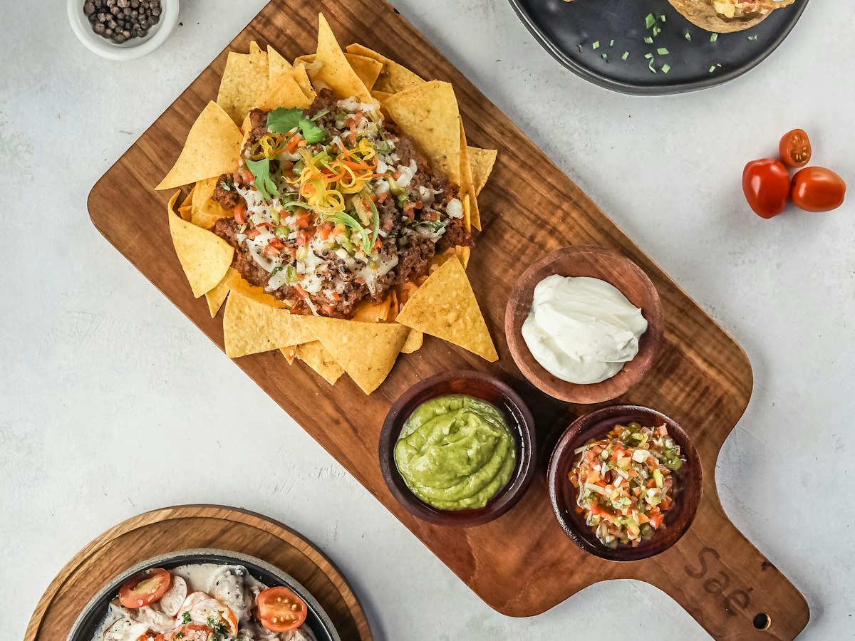 Nachos with guacamole